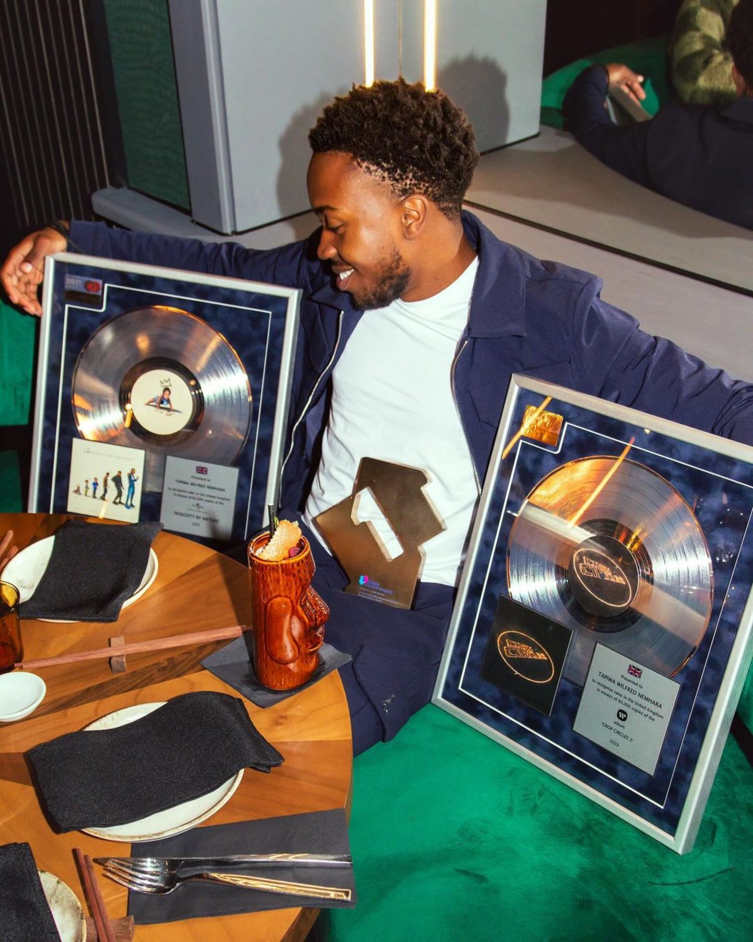 Taps holding platinum plaques